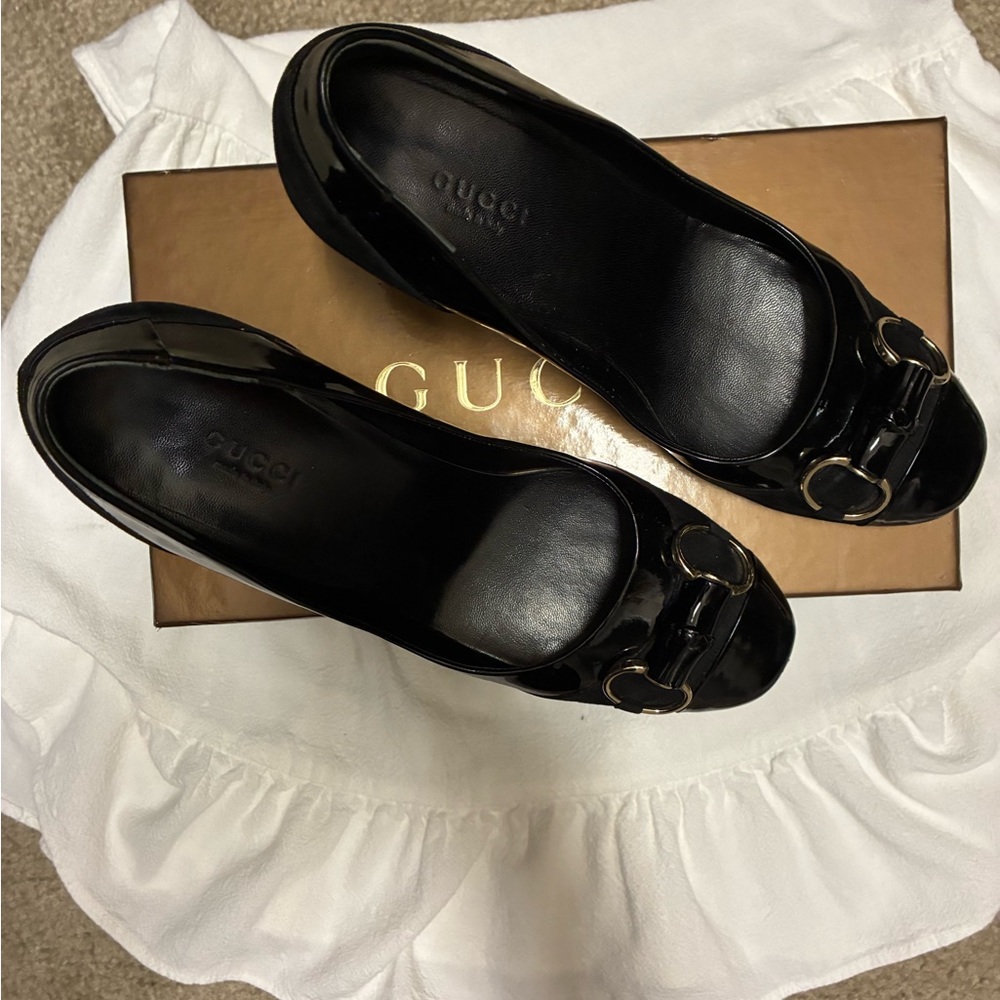Gucci Black Patent Leather and Suede Heels